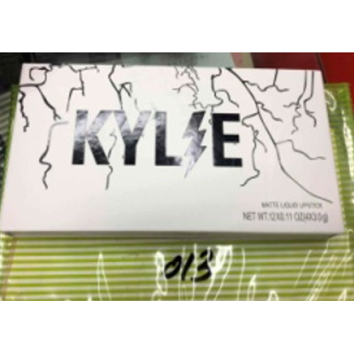 Косметический KYLIE BIRTHDAY LIMITED B/W / ART-13 (96шт)